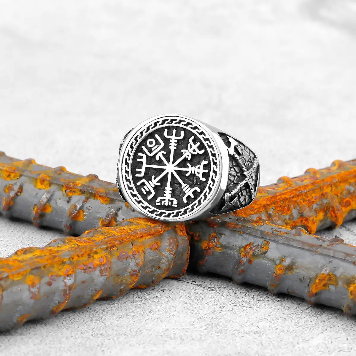 Vintage Viking Stainless Steel Compass Ring Men's Viking Valknut Axe Ring Punk Odin Rune Gold Color Ring Jewelry Gift Wholesale