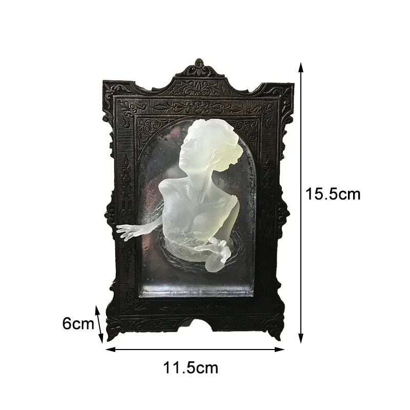 Resin Devil's Hand Wall Decoration Gohtic Ghost in The Mirror Luminous Crafts Spooky Props Home Photo Frame Decor Hallowee Gifts