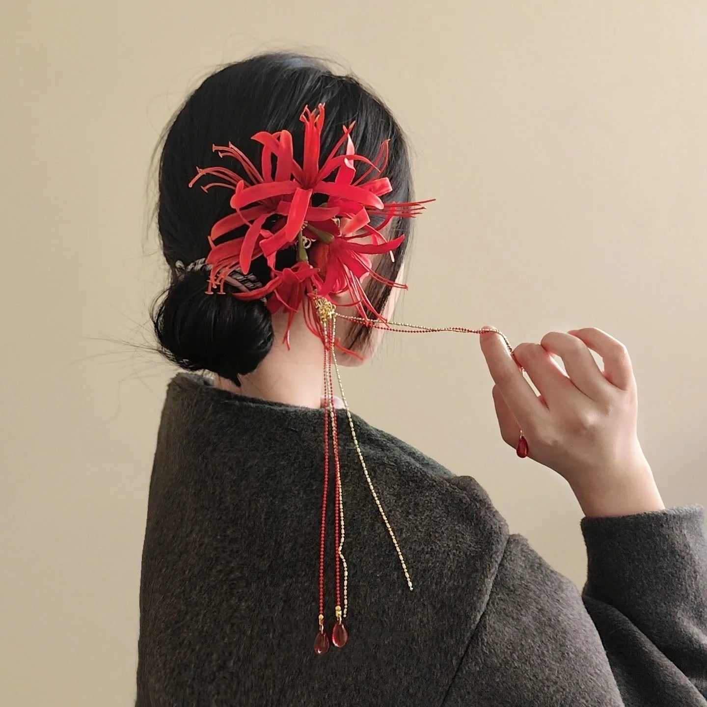 Retro Red Spider Lily Tassel Hair Clip Fabric Flower Hairpin Bride Hairwear Countryside Style Hair Accessories