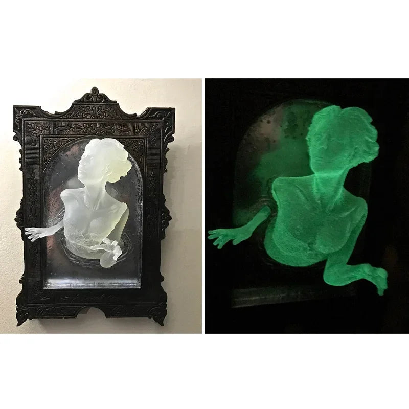Resin Devil's Hand Wall Decoration Gohtic Ghost in The Mirror Luminous Crafts Spooky Props Home Photo Frame Decor Hallowee Gifts