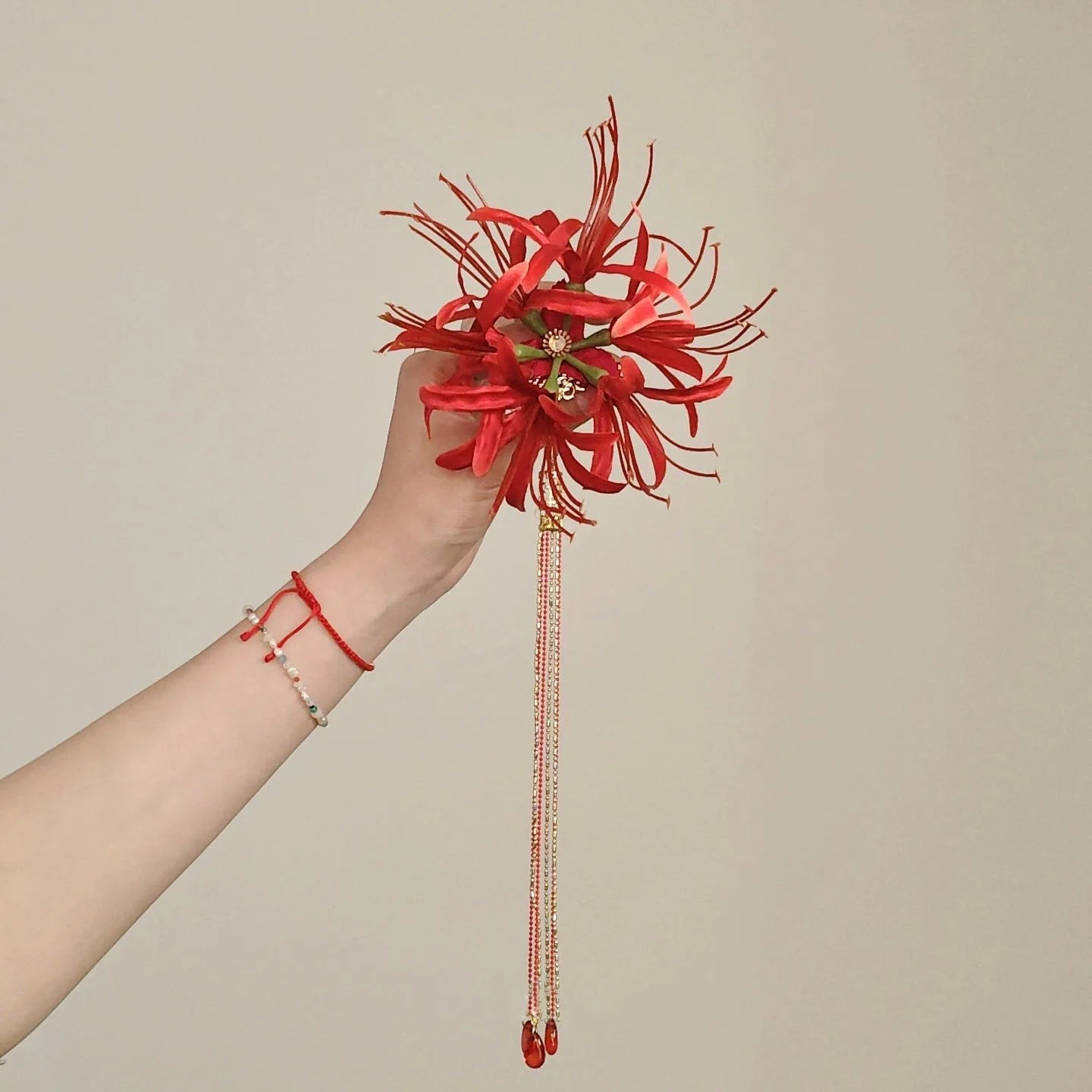 Retro Red Spider Lily Tassel Hair Clip Fabric Flower Hairpin Bride Hairwear Countryside Style Hair Accessories