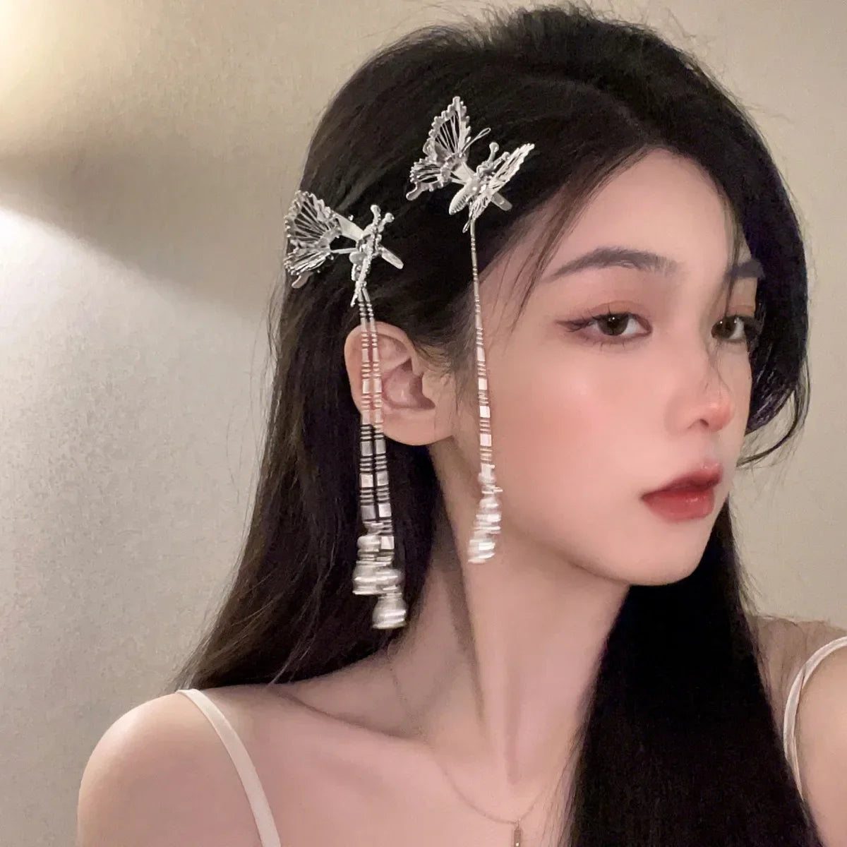 Elegant Butterfly Tassel Hairpin Female Fashion Sweet Moving Flying Hair Clip Butterfly Side Clip Hairpin for Girls Headdress