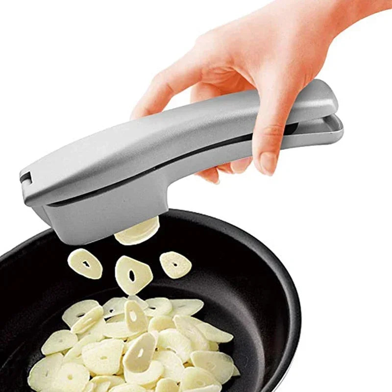 Garlic Press & Slicer 2 in 1 - Aluminium Garlic & Ginger Mincer and Slicer - with Slicing and Grinding - Kitchen Cooking Tools